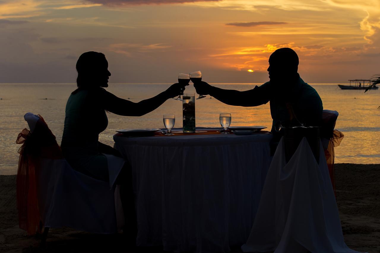 Coco La Palm Hotel Negril Bagian luar foto